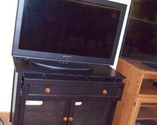 40" ELEMENT FLAT SCREEN -  BLACK CABINET