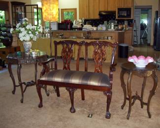 VINTAGE MAHOGANY CHIPPENDALE SETTEE