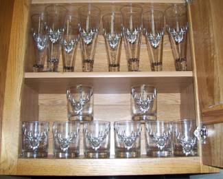 1997 ARTHUR COURT STAG BARWARE - 8 PILSNERS 8 WHISKEY