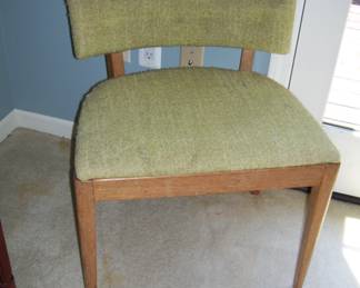 MID CENTURY MOD CHAIR