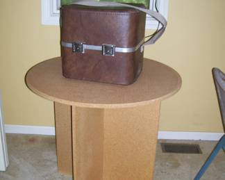 VTG. HAT/WIG BOX - FIBERWOOD TABLE