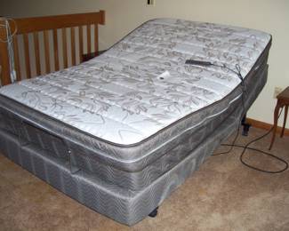 QUEEN POWER BED IN GREAT SHAPE