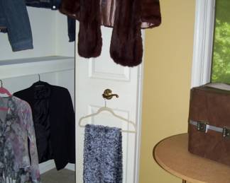DECEASED FUR STOLE - JEAN JACKETS - SCARF ETC