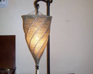 UNIQUE GLASS BEADED LAMP WITH 2 SETTINGS