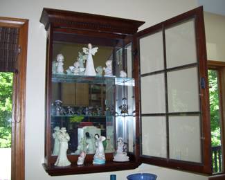 WALL CABINET WITH  TCHOTCHKES