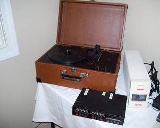 CROSLEY CR 49 TURNTABLE - ETC