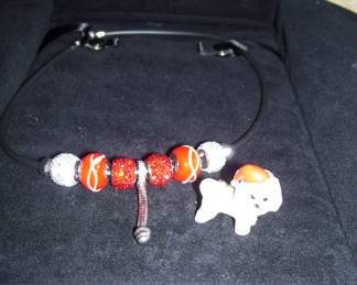 DESIGNER NECKLACE WITH DETACHABLE PORCELAIN BICHON BROOCH BY ERWIN PEARL