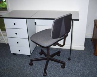 SMALL DESK & CHAIR