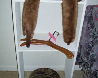 DECEASED FOX COLLAR - STOOL - VTG WOOD COAT HANGERS