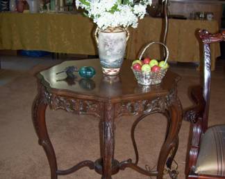 ORIENTAL VASE, SILVER METAL BASKET FILLED WITH WAX APPLES ON VTG. TABLE