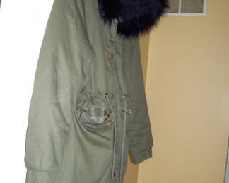 HOODED COAT