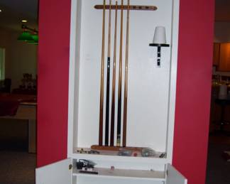 CUE STICKS & ACCESSORIES