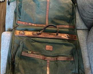 ORVIS CANVAS AND LEATHER GARMENT BAG/FOLDING TRAVELER 