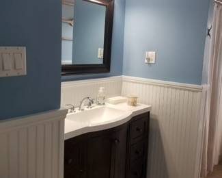 Bath vanity