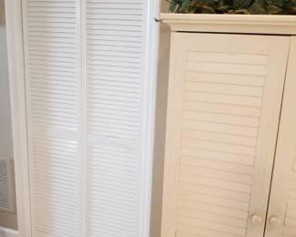 Louvered bifold doors