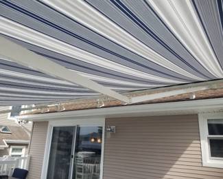 Electric awning with remote control