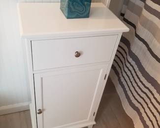 One-drawer storage cupboard
