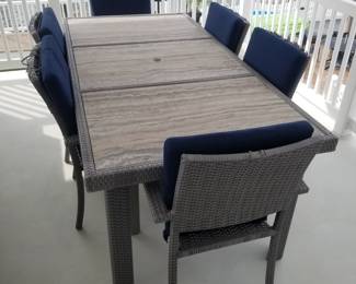 Patio dining set seats 6