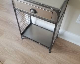 Metal one-drawer accent table