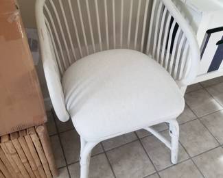 Accent chair