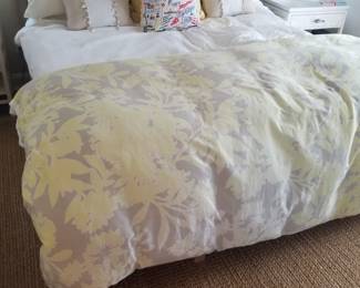 King bed detail