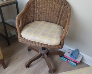 Rolling wicker chair