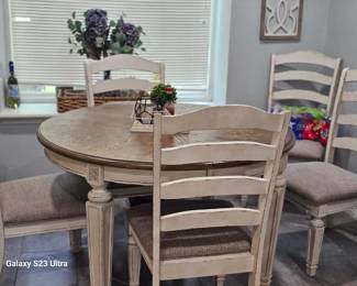 happy dining room set