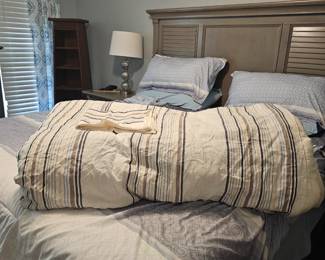 comfortable , yet stylish king size bed with Sleep number mattress