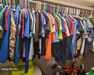lots of boys clothies, all sizes
