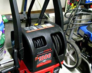 Clean Force 1800 PSI Pressure washer - Looks Like it's never been used