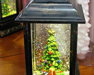 Lighted Motion Christmas Tree Lantern