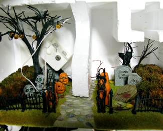Halloween Haunted Front Yard Pumpkin & Skulls Light w/Box