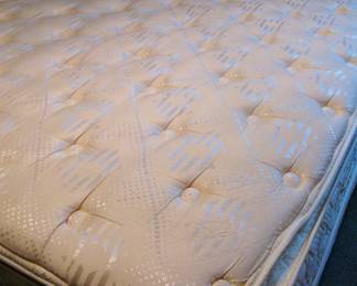 Oak Queen Bed / Beauty Rest Pillow Top Mattress