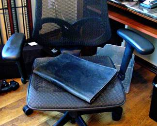 Ergonomic Mesh Office Chair / Leather Business Portfolio 