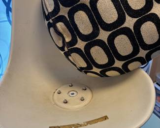 3 Piece Tulip Dining Set with White/Black Geometric Design Cushions