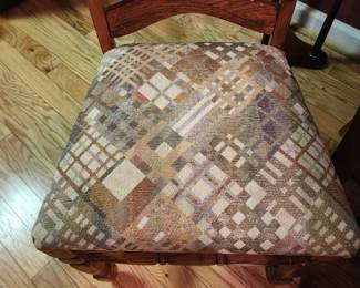 Very nice dining chairs 