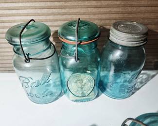 Bicentennial commemorative jar