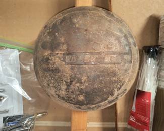 Ford hubcap