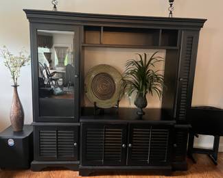ENTERTAINMENT UNIT