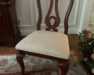 6 DINING CHAIRS NO ARMS