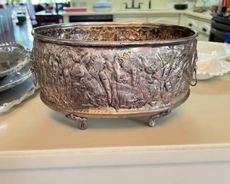 repousse rabbit jardiniere