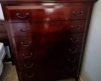 EM130Dresser