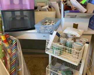 EM143Art And Craft Station Mystery Lot