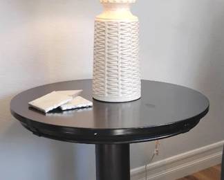 EM122Lamp And Table