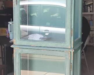EM112Curio Cabinet, Turquoise