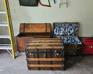 Antique and Vintage trunks, Fiberglass Ladder