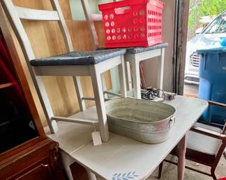 Cute table with chairs