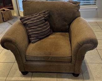 Oversized Chair - great condition! Also has matching sofa