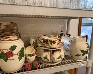 Vintage Franciscan desert rose set Made In USA. Many Rare Items