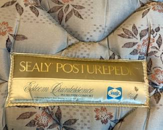Sealy Posturepedic Queen size mattress set